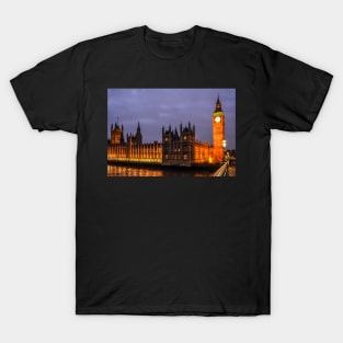 Palace of Westminster at night T-Shirt